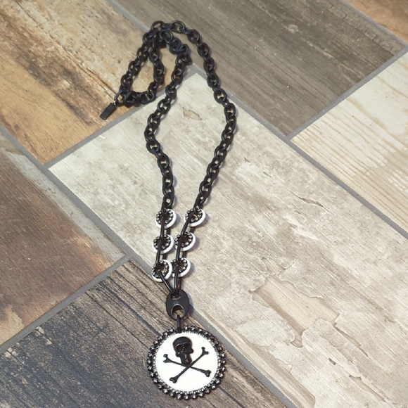 TOVA black Skull Pendant Necklace - Picture 1 of 5